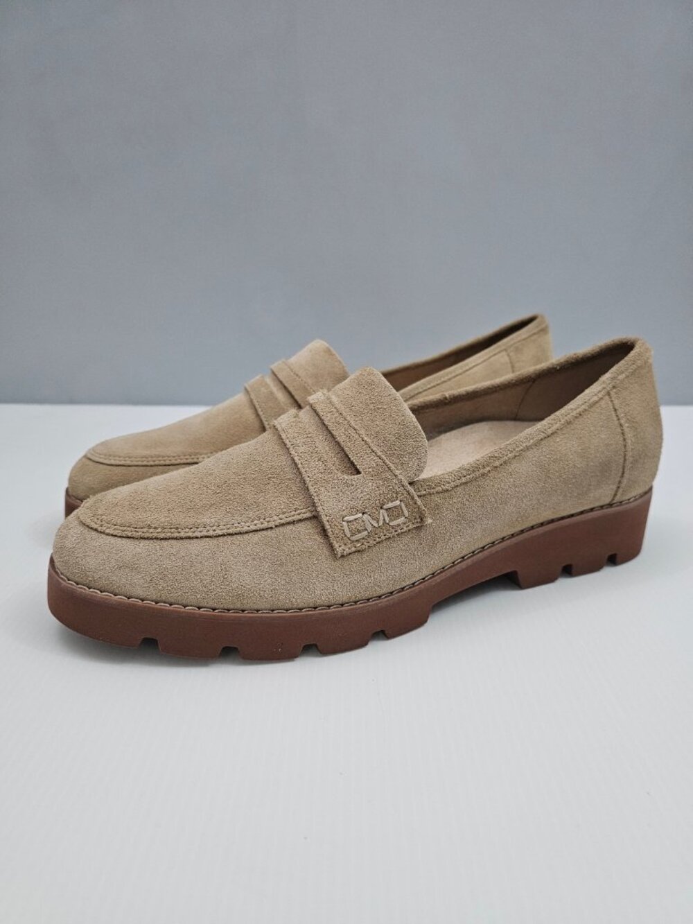 Vionic Cheryl II Lug Sole Penny Loafer Womens 11 Sand Tan Suede Comfort Platform